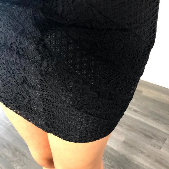 GUESS Black Textured Stretch Cocktail Dress - Picture 4 of 12